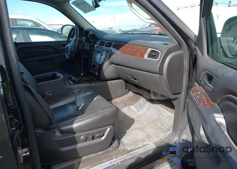 2013 GMC Yukon Denali z USA, uszkodzony, nr VIN 1GKS2EEF1DR353673